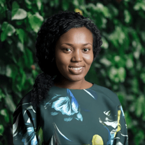 Stephanie Akinyelure headshot